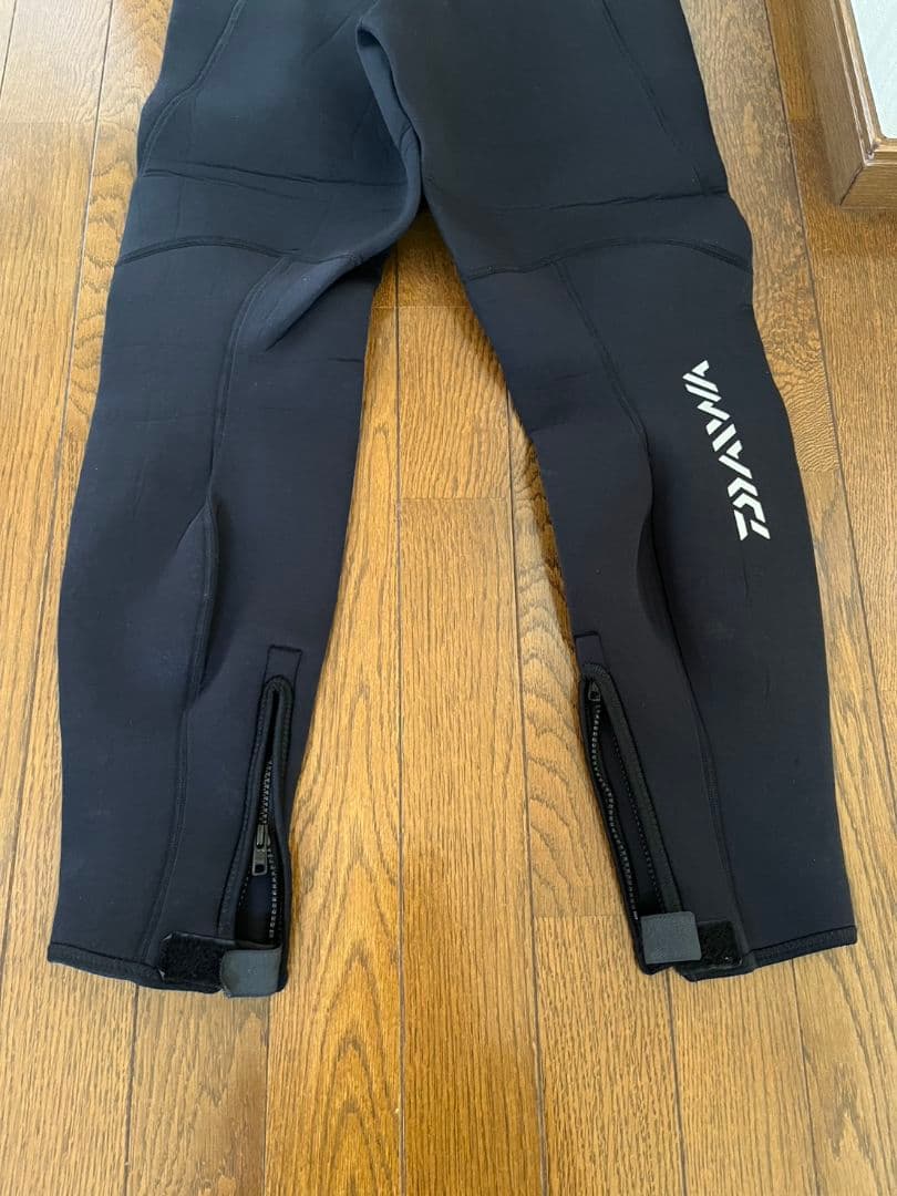 Daiwa DT-4001W25　ダイワ　鮎タイツ LB　ブラック