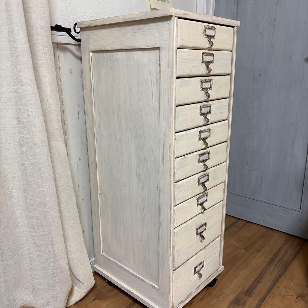 木製ホワイト多段チェスト キャスター付き　古物アンティーク風　フレンチシャビー