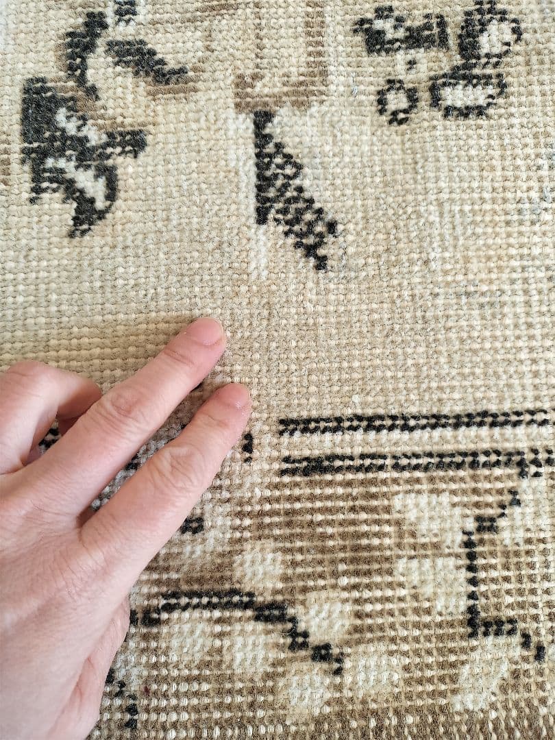 クリームとカフェオレブラウン　淡色ヴィンテージラグ 石田ゆり子さんNo.707