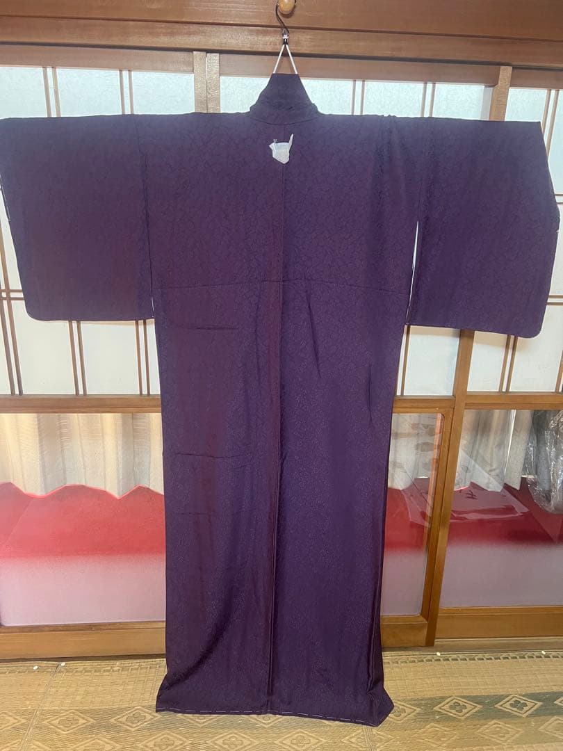 しつけ糸付き 新品 正絹 紋付き 色無地 着物 紫 地紋入り 八掛 裄70cm