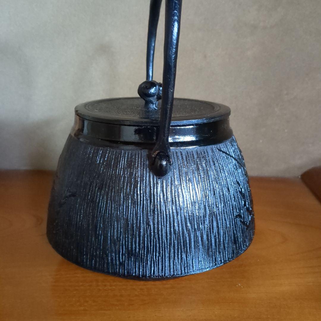 南部鉄瓶　昭和期造牡丹模様