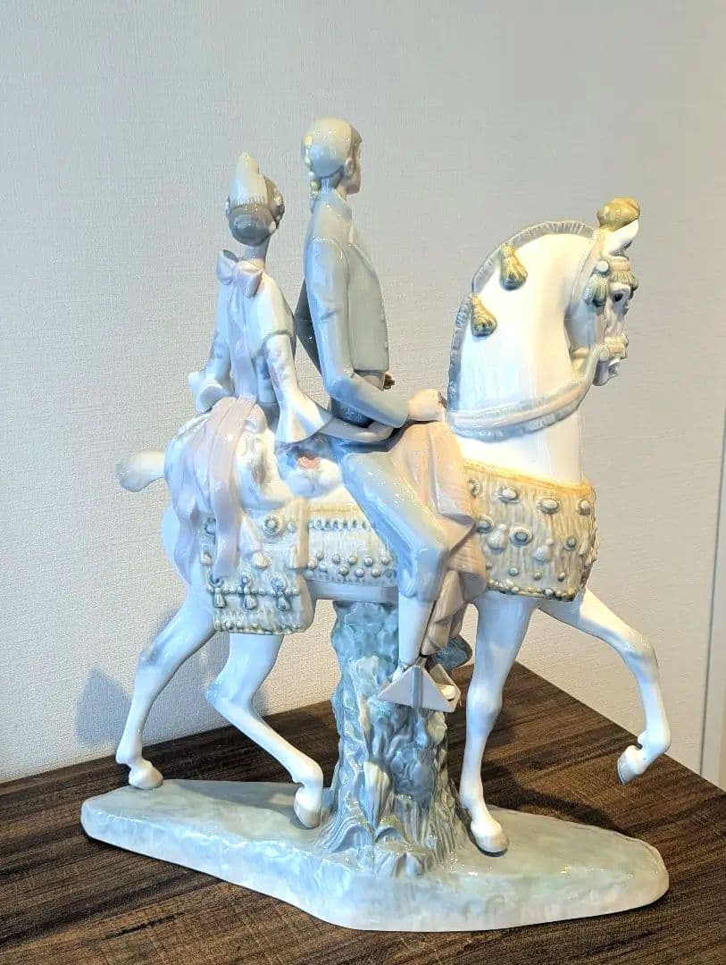 LLADRO　リヤドロ　【白い馬と男女】リアドロ
