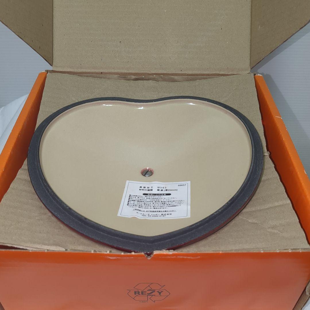 【新品未使用】LE CREUSET　ハート型 両手鍋 レッド　箱・説明書付き