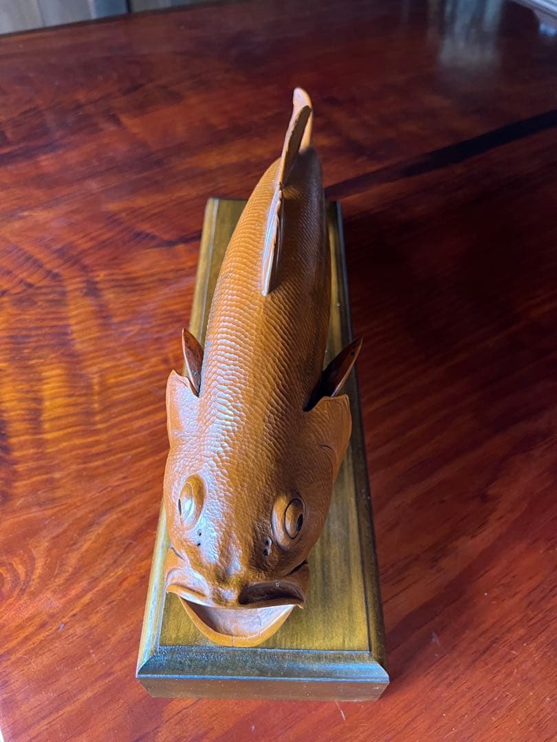 ブラックバス　カービングフィッシュ