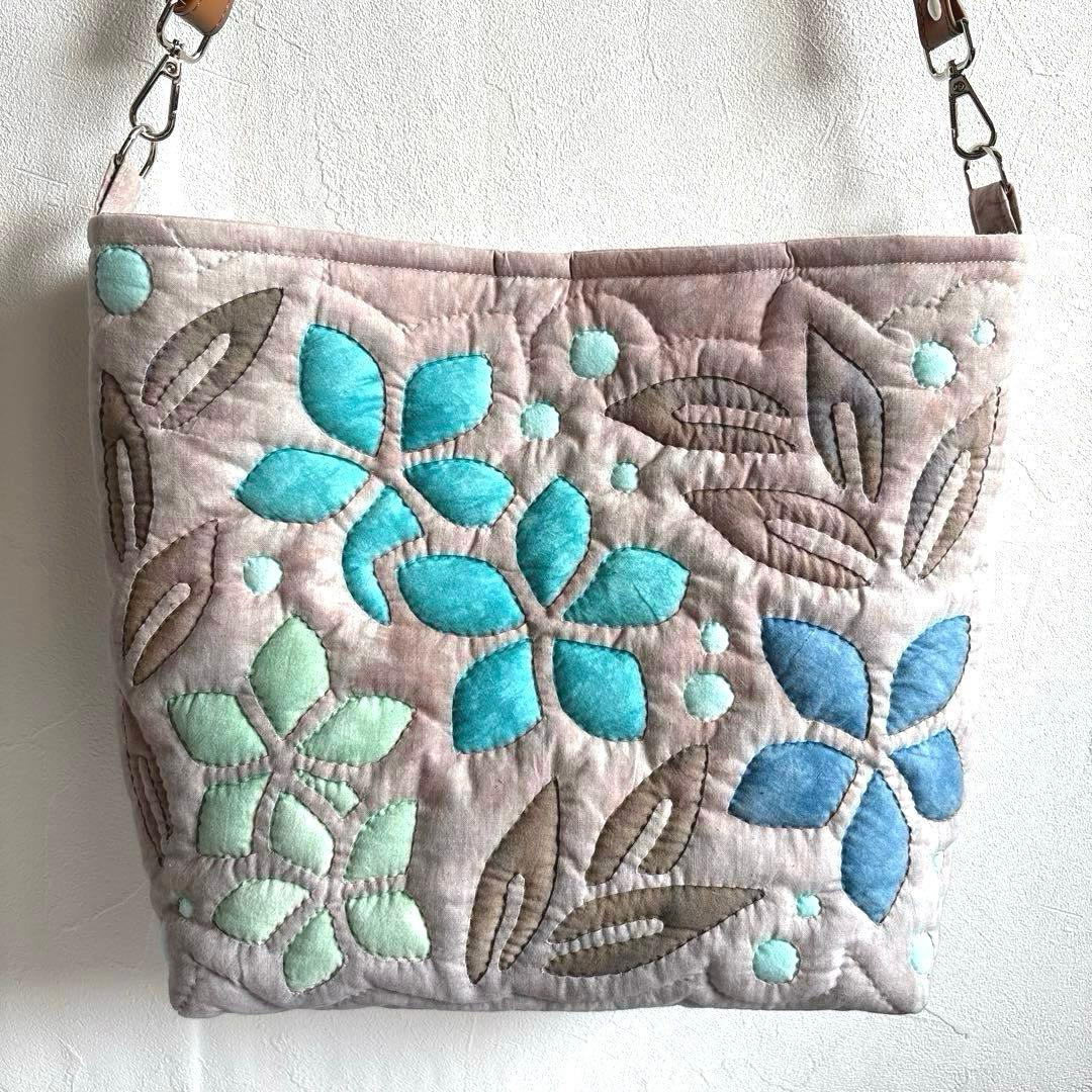 ハワイアンキルトバッグ　プルメリア　ハンドメイド　ショルダーバッグ