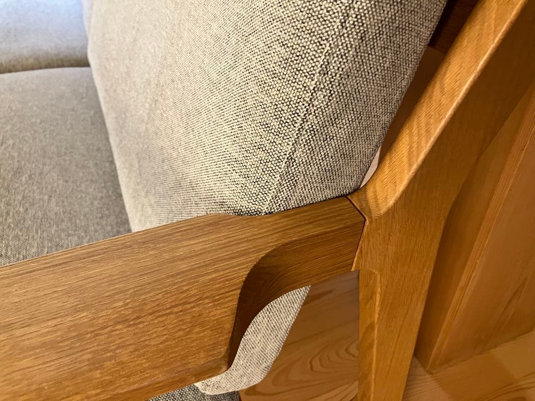 ３人掛けソファ　木製フレーム　無垢材　ナラ　オーク材　北欧デザイン　ビンテージ