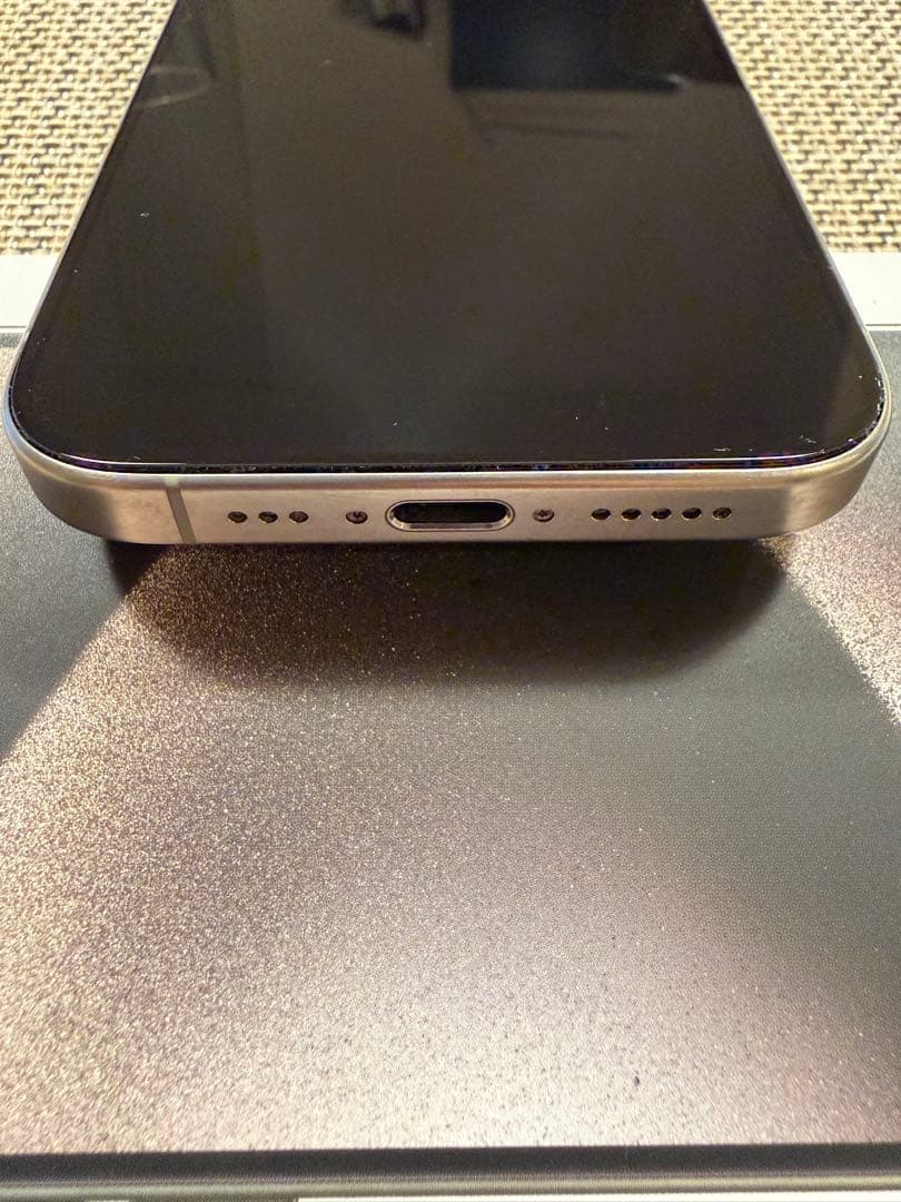 【美品】iPhone15Pro 256GB ナチュラルチタニウム