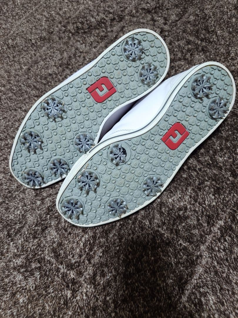 フットジョイ　スニーカー型　ゴルフシューズ