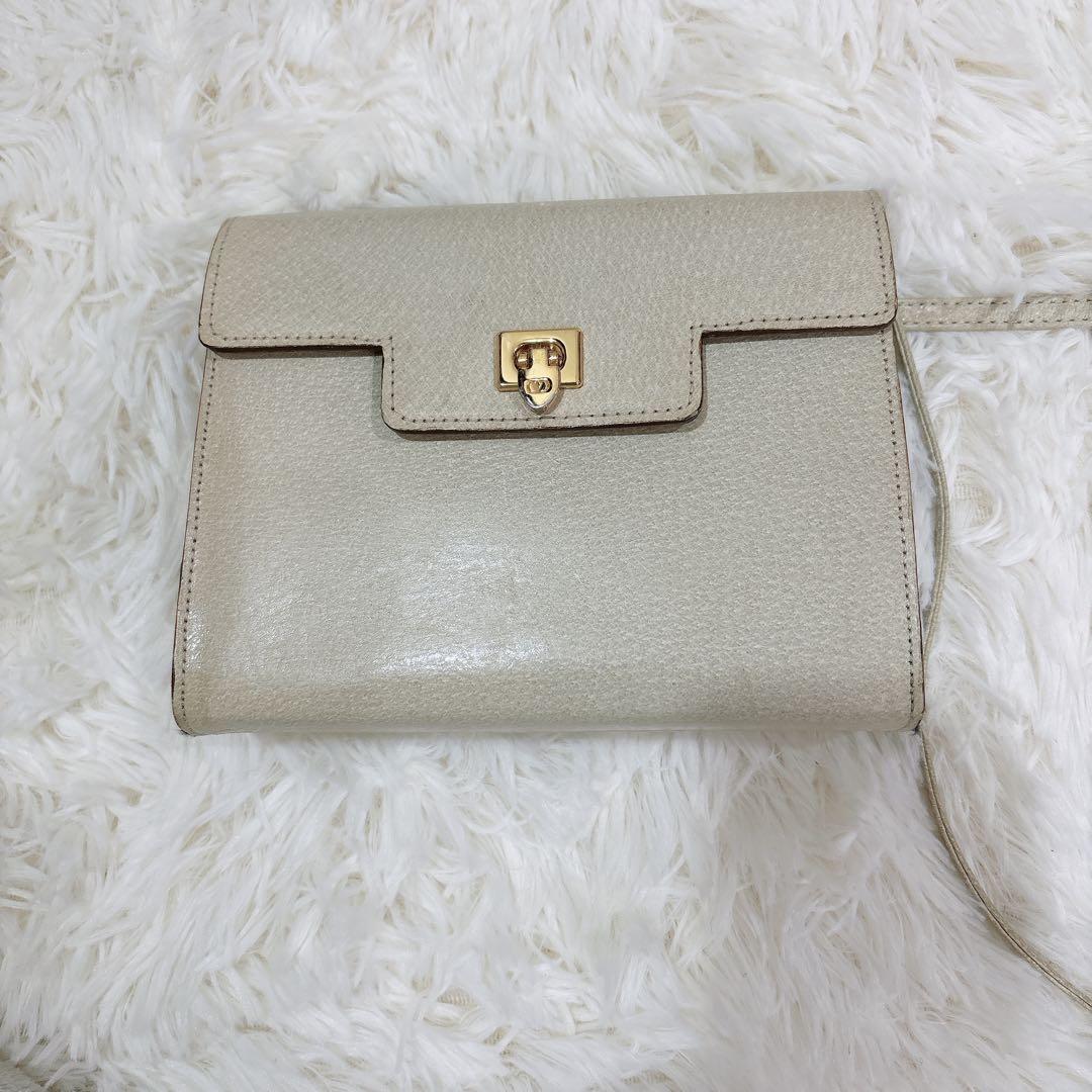 ヴァレンチノ・ガラヴァーニ　ブラウンレザーショルダーバッグ