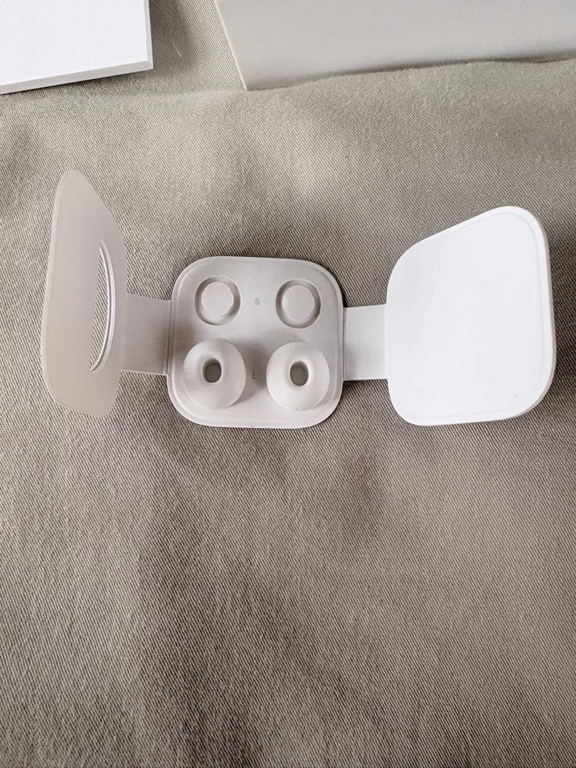 AirPods Pro 本体　ケース付き