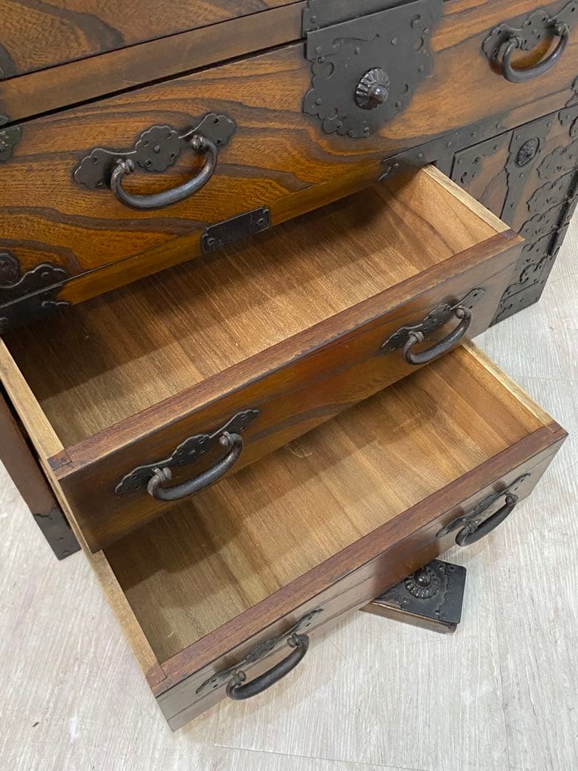 【東京都内23区配送無料】アンティーク　ミニ　箪笥　木製　引き出し　古道具　民芸