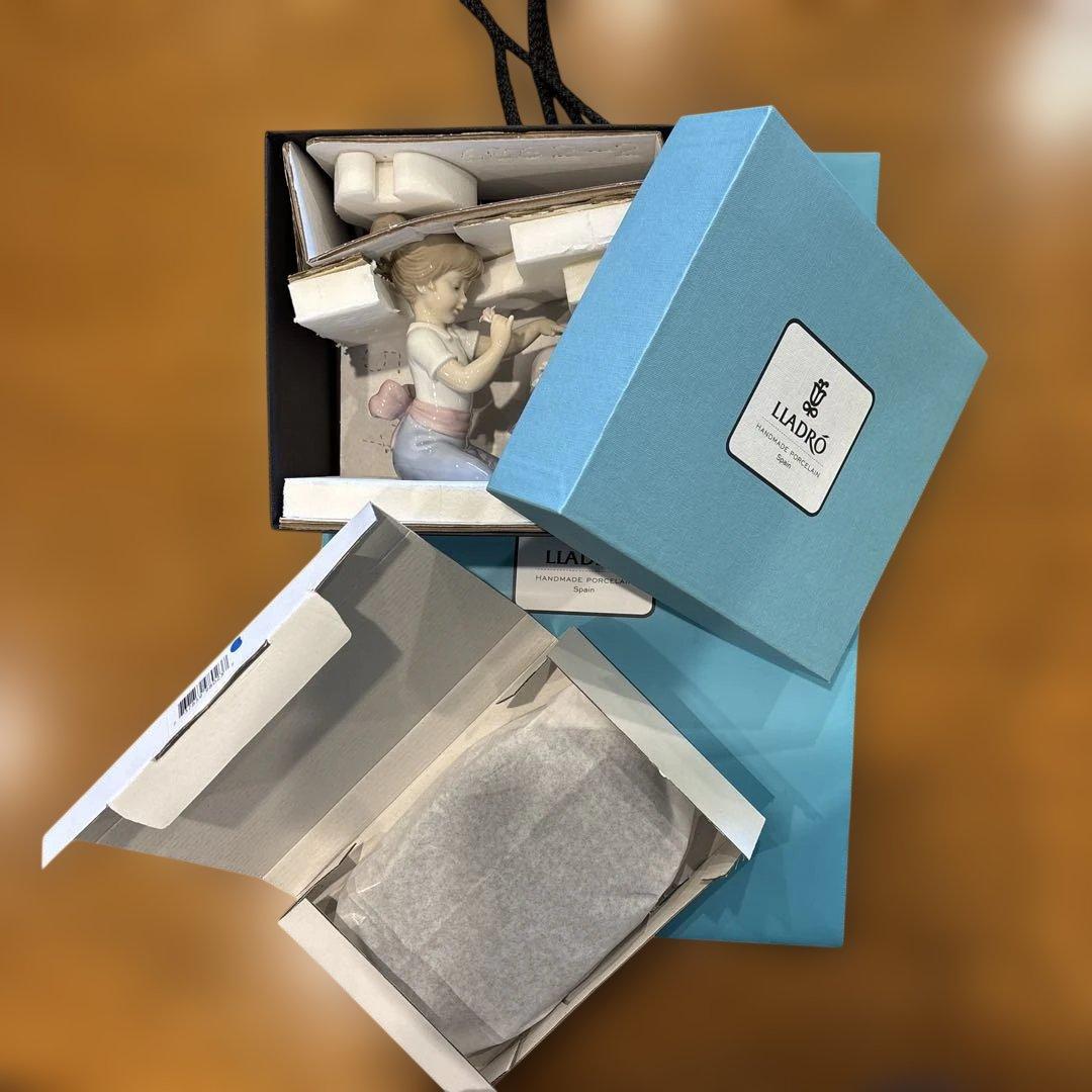 【箱・緩衝材あり・未使用】LLADRO リヤドロ おめかししようね
