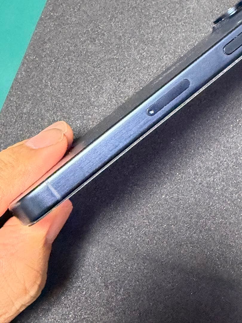 美品！iPhone 15Pro 256g SIMフリー ブルーチタニウム