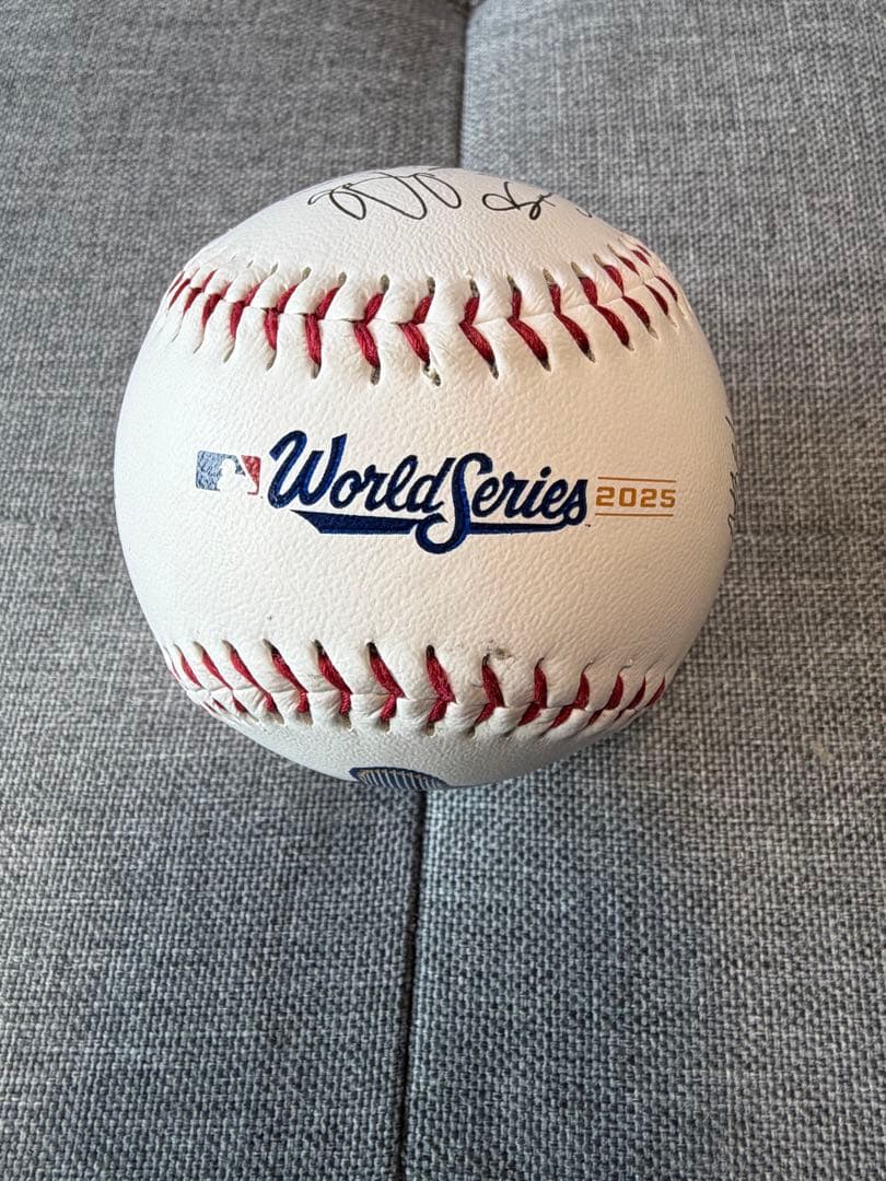 ドジャース ワールドシリーズ記念プリント選手サインボール 2025大谷