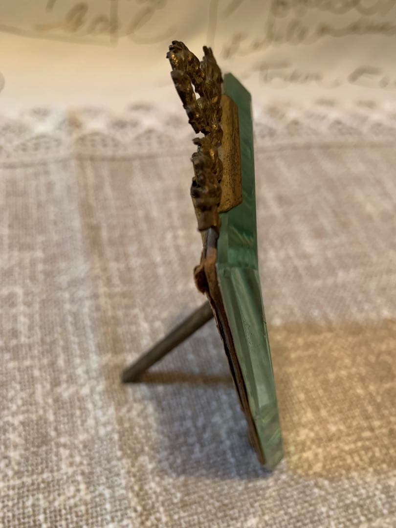 フランス製　アンティークの真鍮リボン細工が素敵な写真立て！写真も可愛いです！