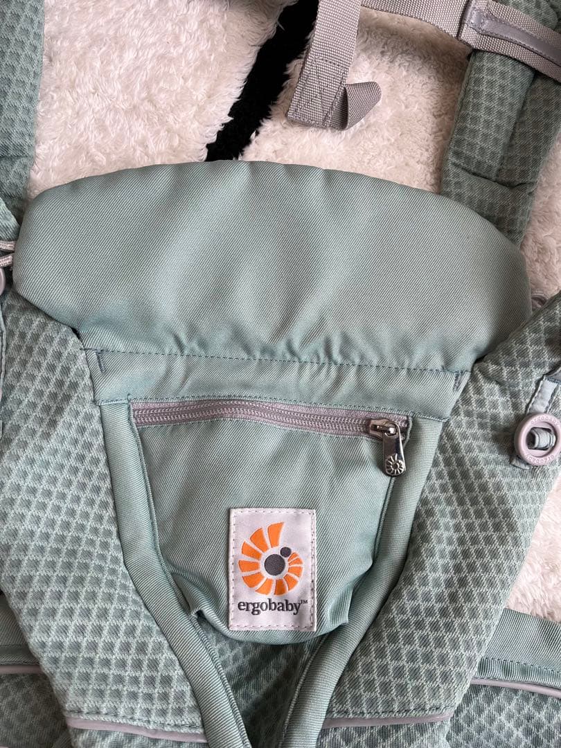 美品　エルゴベビー　抱っこ紐　オムニブリーズ　セージグリーン