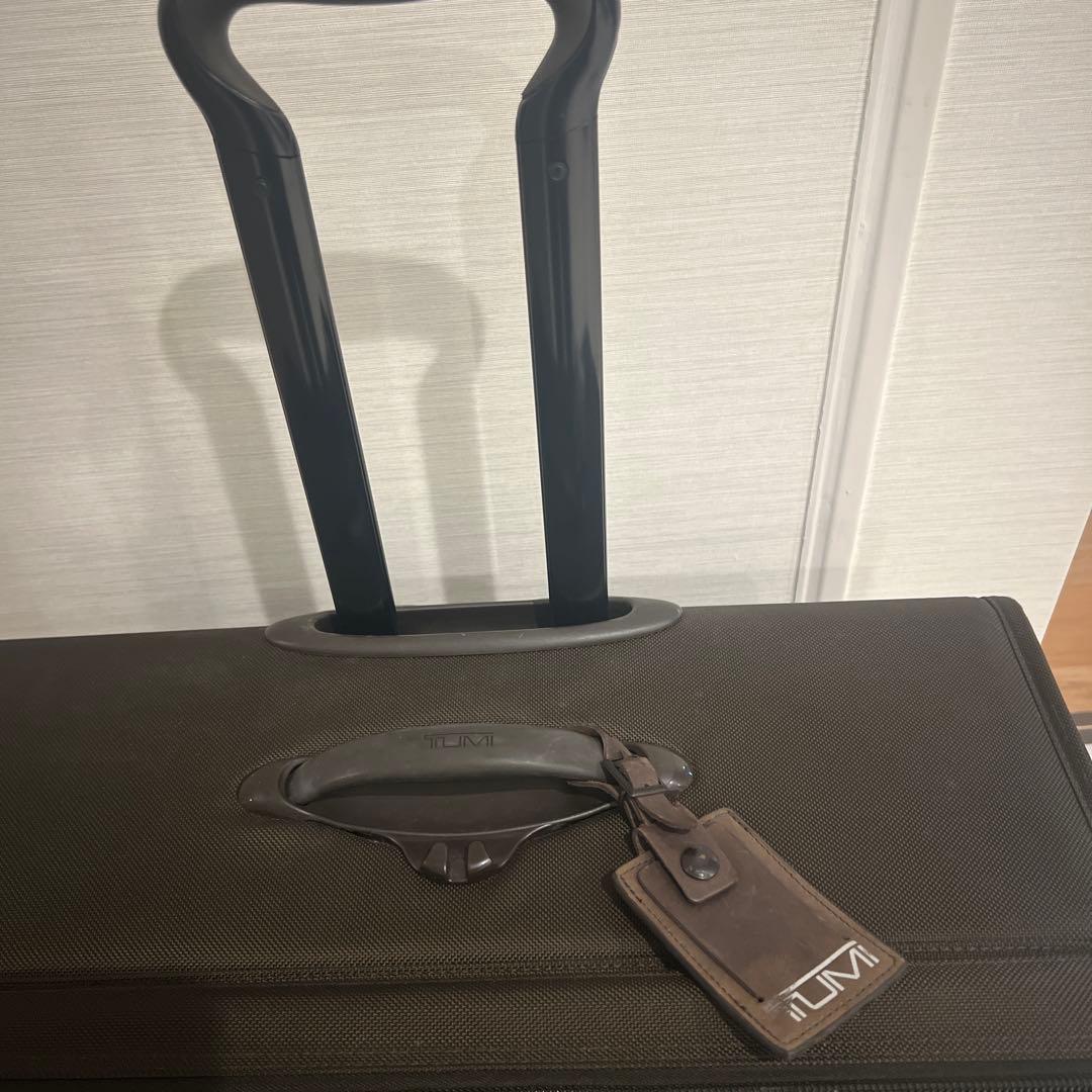 TUMI 正規品トュミ ブラウン　大型108L キャリーケース7泊〜