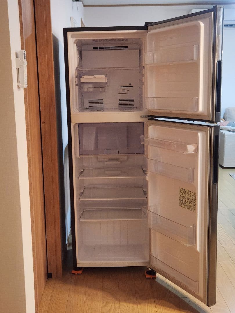 送料込み！ 冷蔵庫　2ドア　225L　シャープ　2019年　 SJ-D23E-S