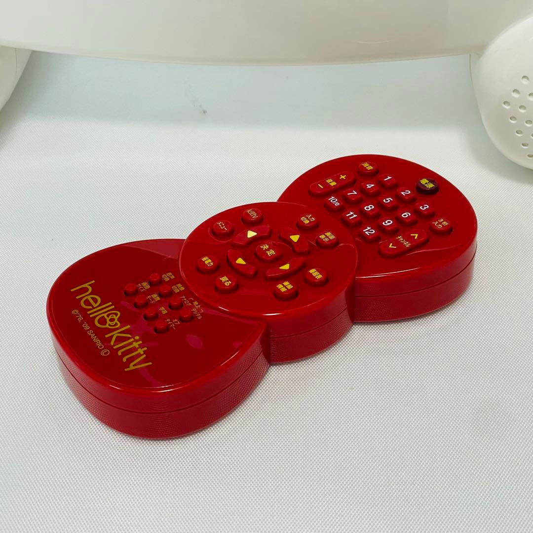 希少品！ サンリオ ハローキティ型　地デジ液晶テレビ DY-133KT