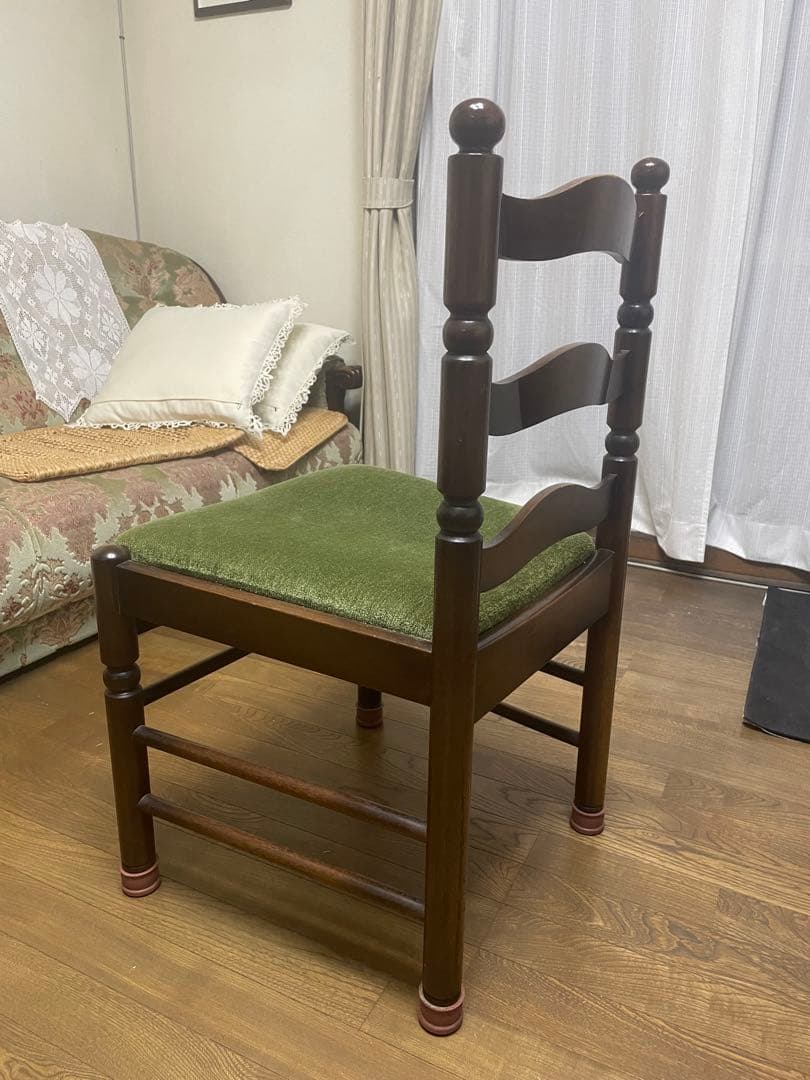 ナガノインテリア　アンティーク　木製ダイニングチェア 緑色クッション付き　②