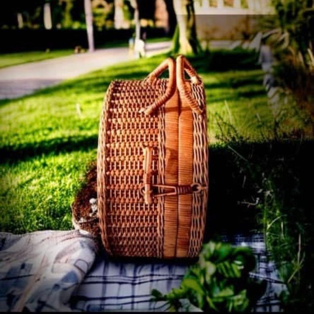 ビンテージ　丸い大型　藤製バスケット ラタンバック インダストリアル　ピクニック