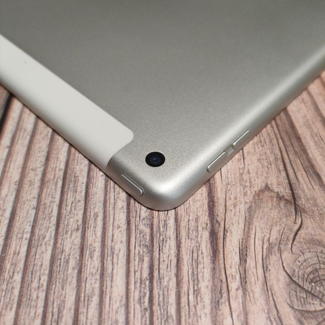 iPad 第7世代 32GB SIMフリー シルバー 美品