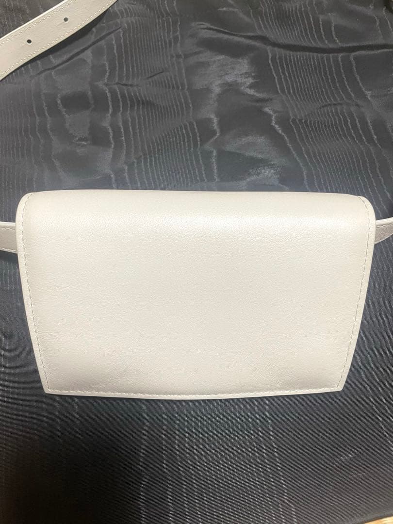 エブール ebure ベルトポーチ