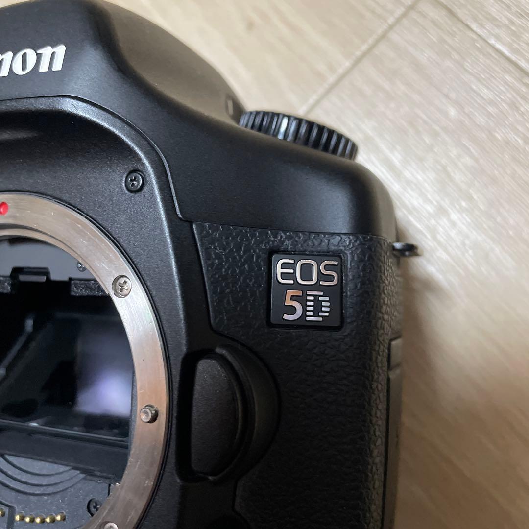 Canon EOS 5D バッテリー3個付き