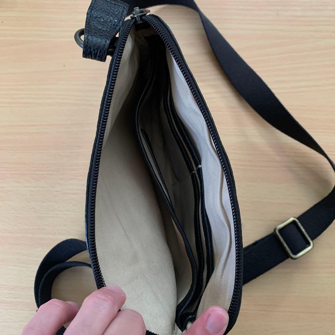 ハンティングワールド　ショルダーバック