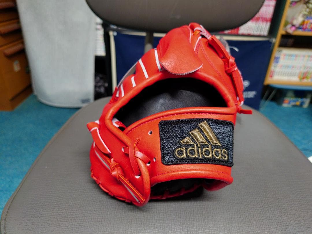 adidas 硬式投手グローブ