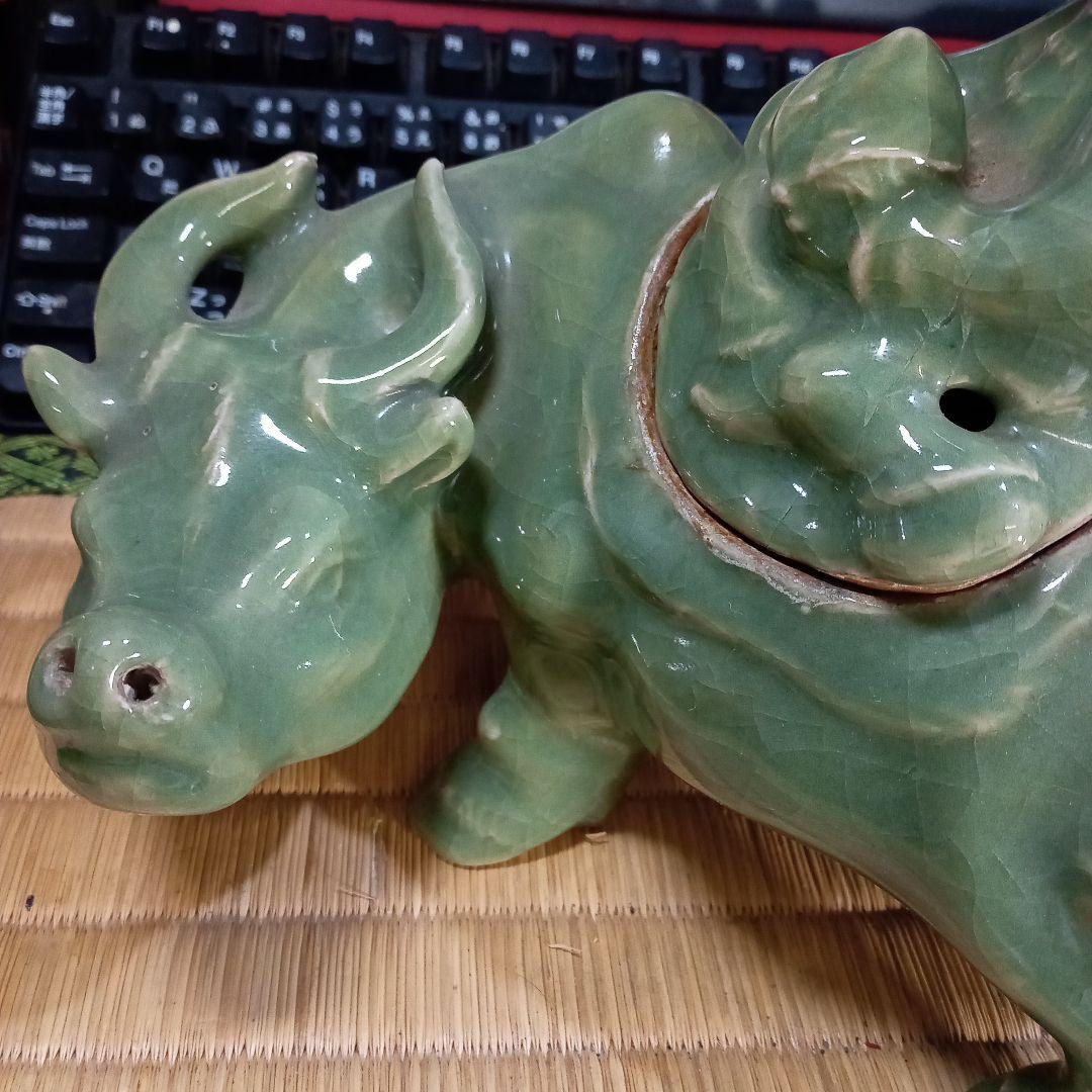 三田青磁　香炉　牛と老人