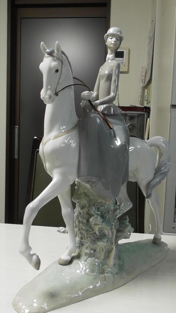 ヨシカネ　LLADRO　リヤドロ　【白い馬の少女】１３　リアドロ　L483