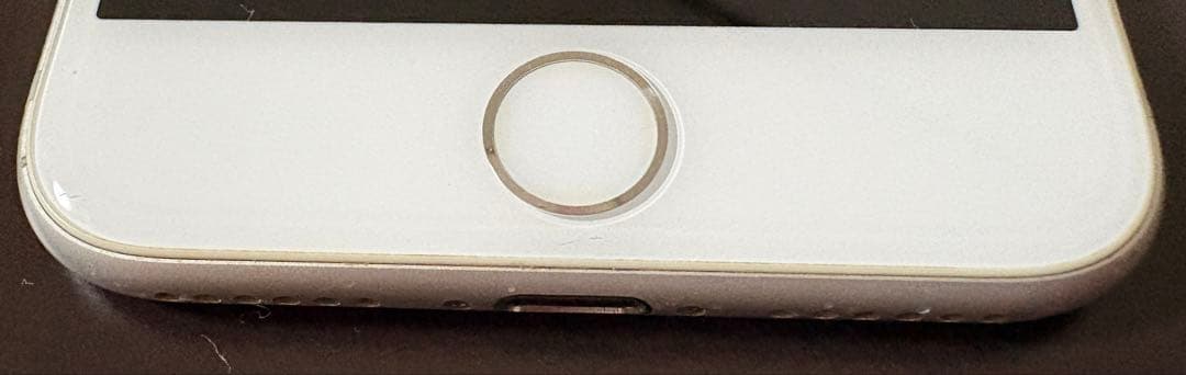 【匿名配送込】iPhone 8 64GB SIMフリー 箱ケーブル充電器付属