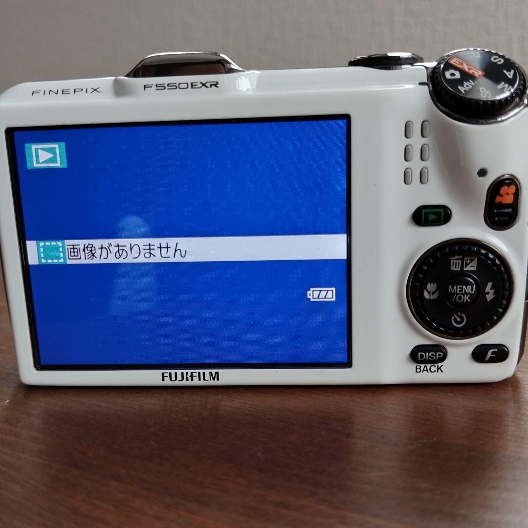 [美品]Fujifilm FinePix F550EXR ホワイト
