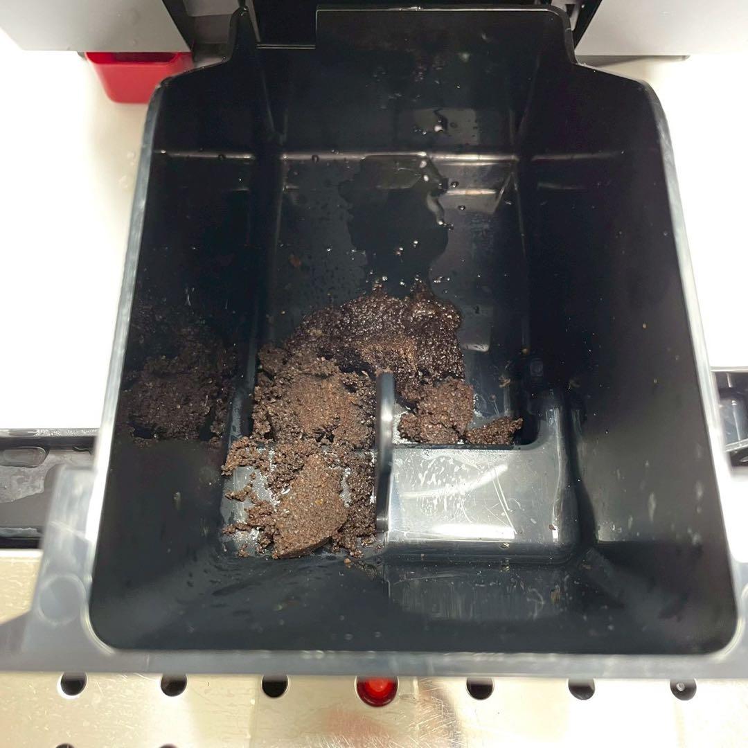 美品　動作保証付　デロンギ　マグニフィカs ECAM22112B 全自動コーヒー