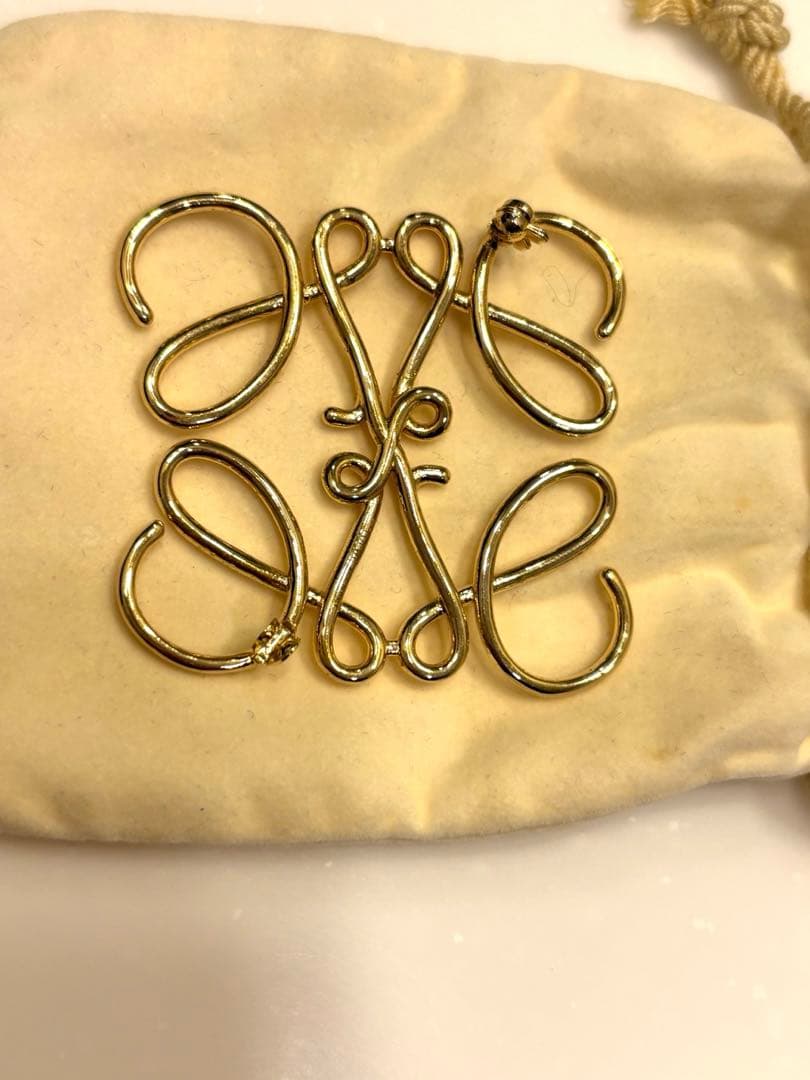 LOEWE アナグラム　メタルブローチ　ゴールド　ジャンク品