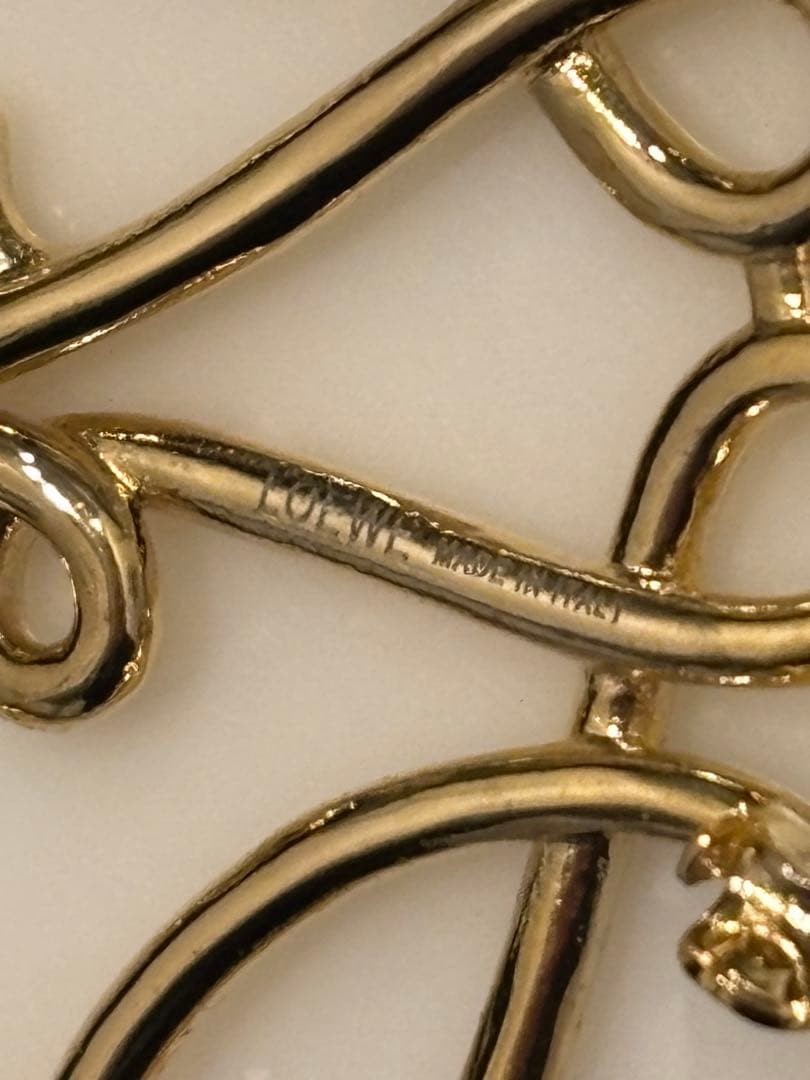 LOEWE アナグラム　メタルブローチ　ゴールド　ジャンク品
