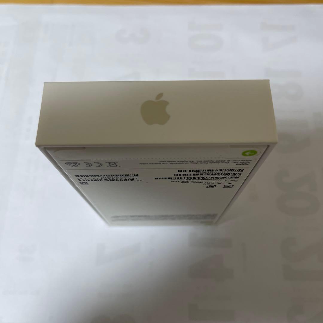 き*ん様 新品未開封　iPhone SE 本体　64GB Model A2782