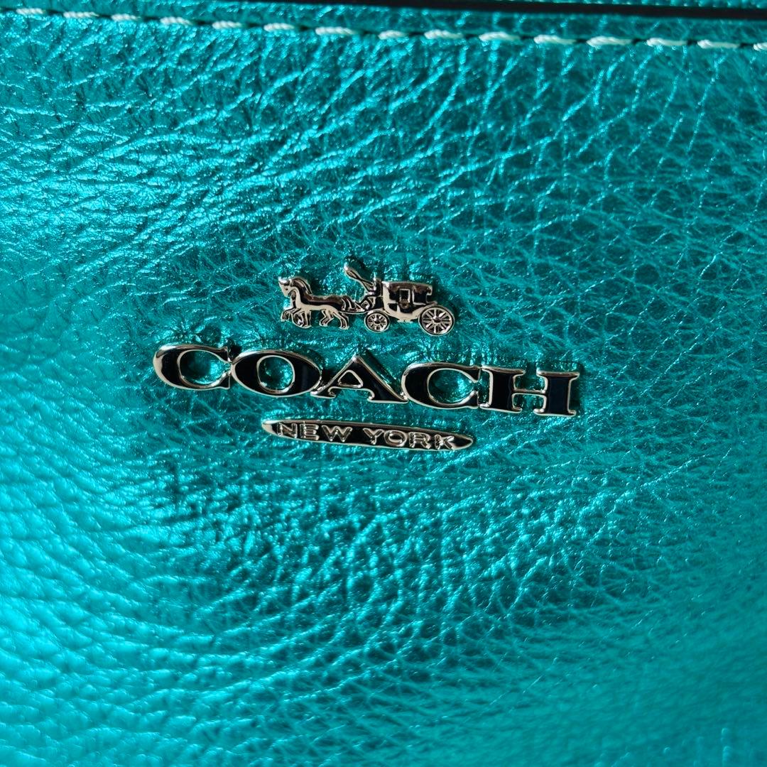 【新品未使用】COACH メタリックレザー シボ革 ボディバッグ グリーン