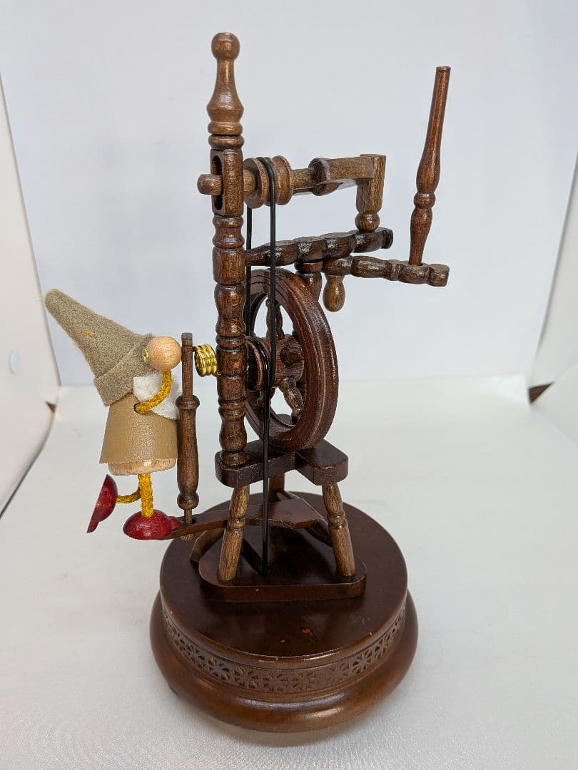 ☆b745、木製からくり人形オルゴール糸車 オルゴール からくり 木製