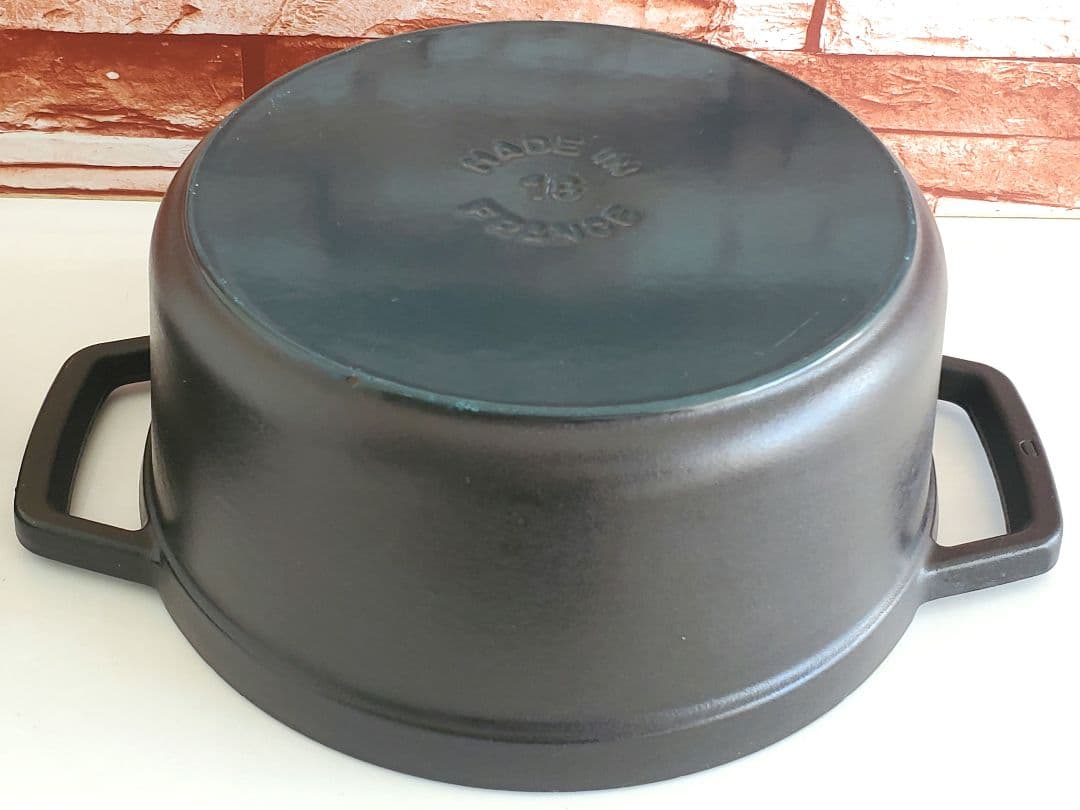 【祭日価格】staub　ピコ・ココット ラウンド 18cm ストウブ