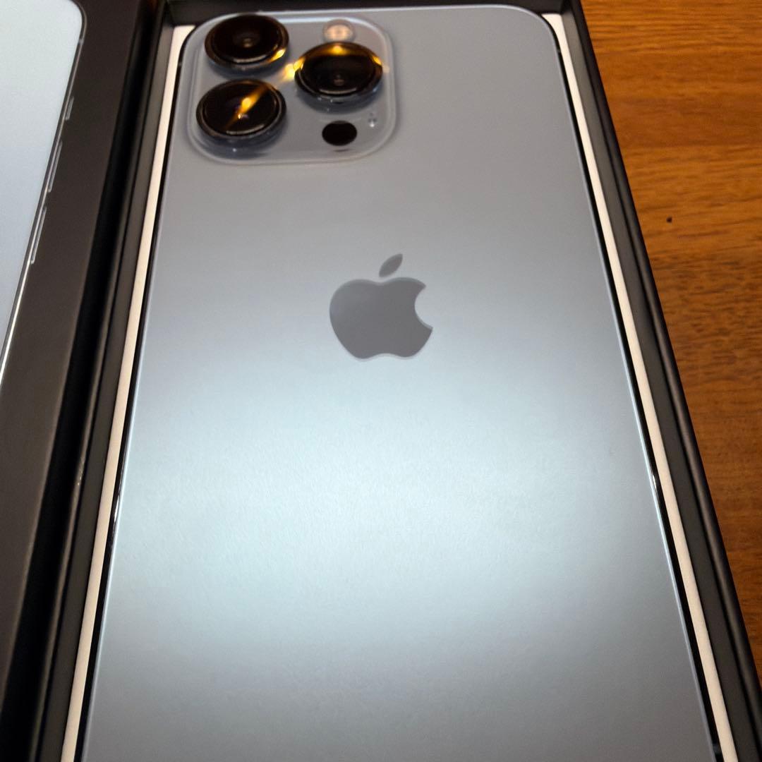 【人気機種】SIMフリー iPhone 13 Pro シエラブルー256gb