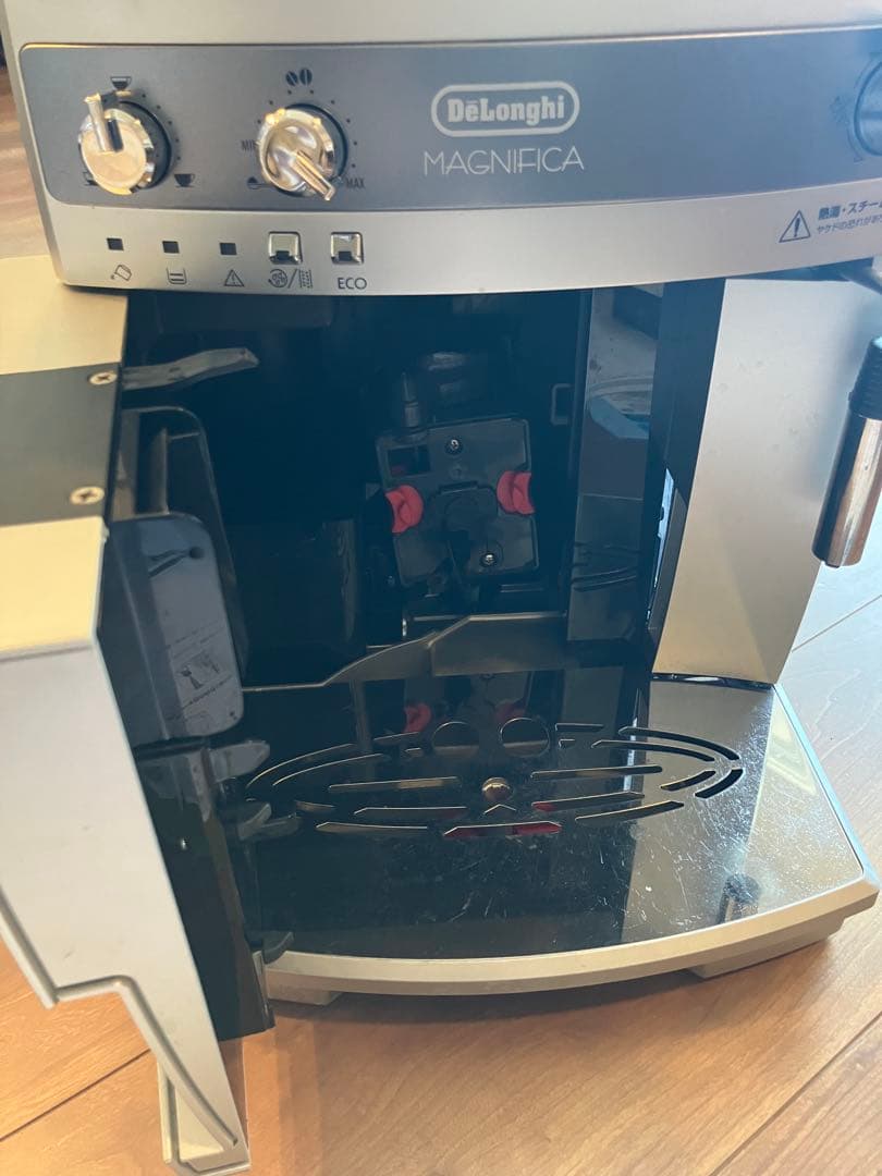 DeLonghi デロンギ　 エスプレッソマシン　ESAM03110