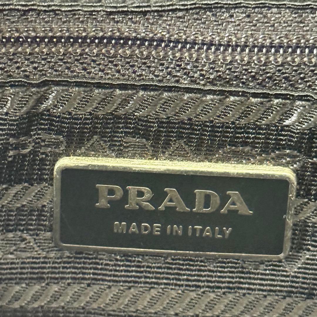 プラダ ナイロン ショルダーバッグ ネロ ナイロン 三角プレート ブラック