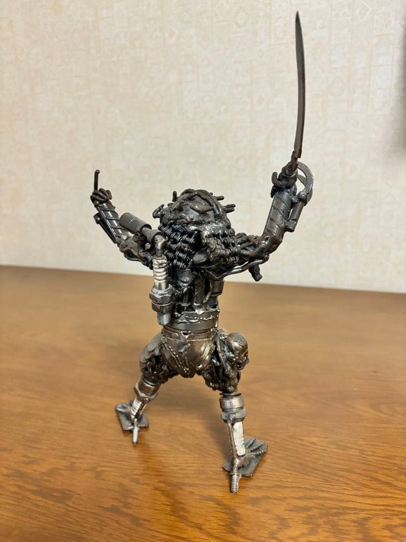 スクラップアート/廃材アート　プレデター