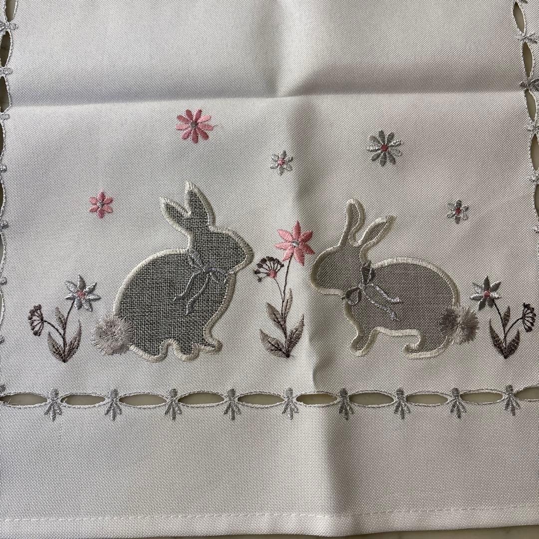 新品未使用品　フランス　テーブルクロス　うさぎ　Pâques イースター