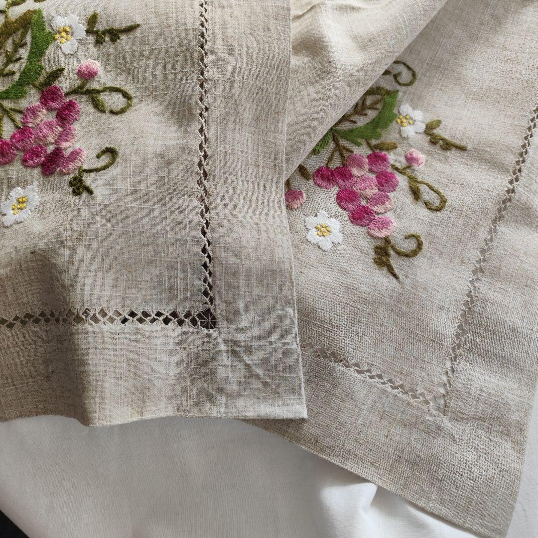 ヴィンテージ 混紡リネン 葡萄蔓 手刺繍　大判テーブルクロス