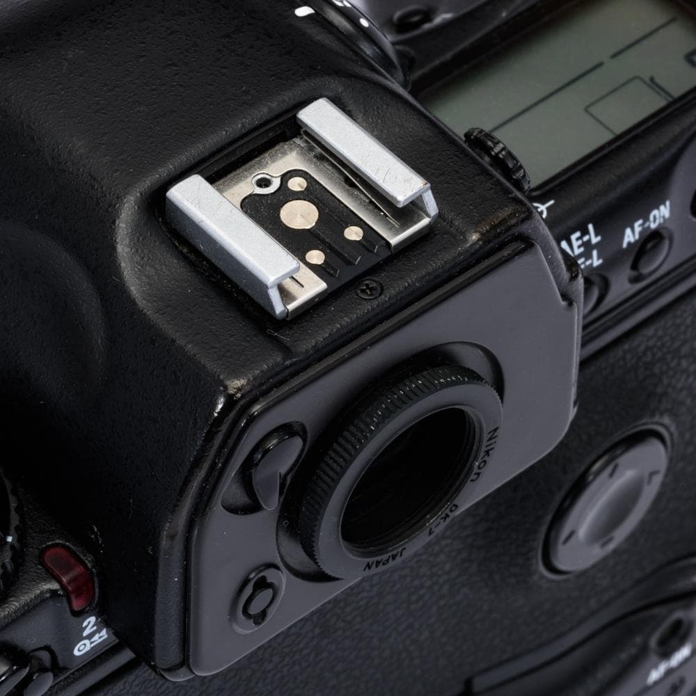 Nikon　F5　一眼レフ　フィルムカメラ　巻き上げ動作確認済み　防湿庫保管品