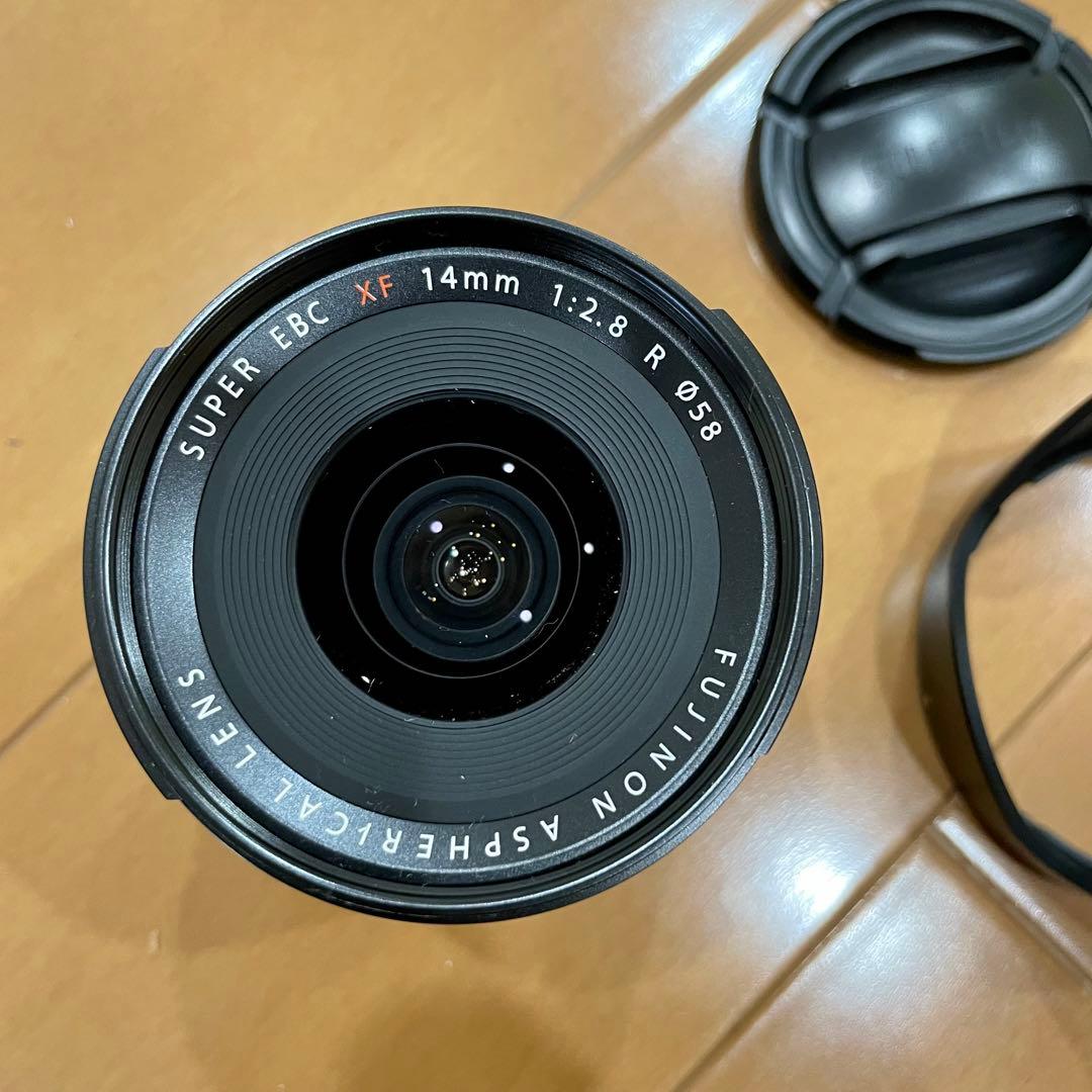 極美品　FUJI FILM XF14F2.8 R