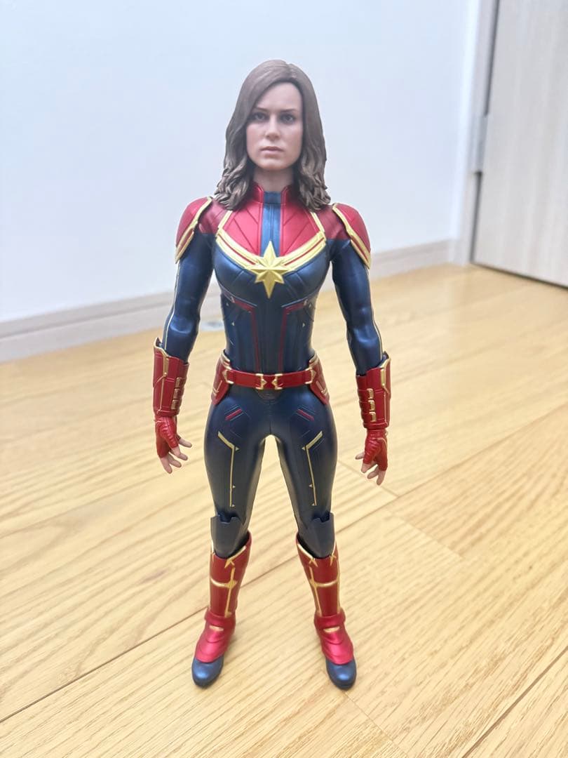 【美品】ホットトイズ　キャプテン・マーベル デラックスエディション